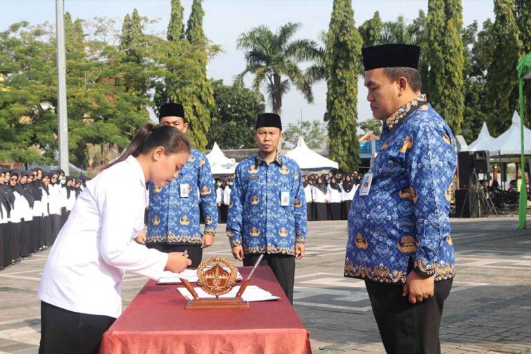 Pemkab Blora Lantik 1734 ASN PPPK Formasi Pengadaan Tahun 2023 Bupati Blora Harap Jaga Sikap dan Perilaku