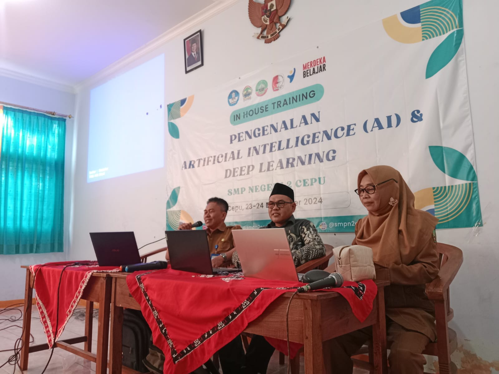 SMP Negeri 2 Cepu Gelar Pelatihan AI dan Deep Learning untuk Guru dan Karyawan