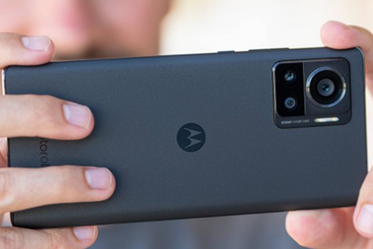 Desain Elegan dan Premium: Motorola Edge 30 Ultra Dibekali Kamera Setara DSLR Berikut Spesifikasi Lengkapnya