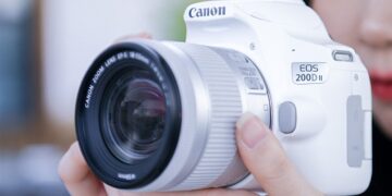 Canon Rilis EOS 200D II Kamera DSLR Untuk Pemula Dengan Harga Terjangkau yang Ringan Dikantong Ringan Dibawa