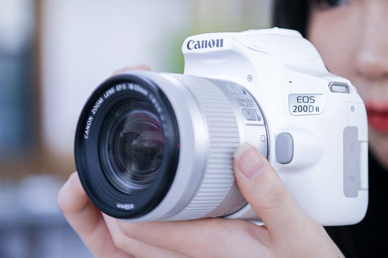 Canon Rilis EOS 200D II Kamera DSLR Untuk Pemula Dengan Harga Terjangkau yang Ringan Dikantong Ringan Dibawa