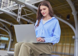Mantul Asus Rilis Vivobook S14 Series Laptop AI 2025 yang Cocok Digunakan Para Pelajar Hingga Konten Kreator