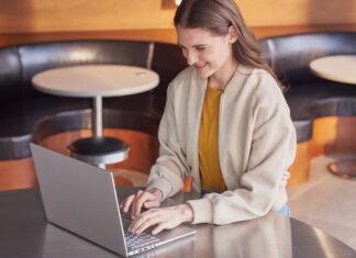 Handal Buat Editing ASUS Vivobook S14 AMD Laptop AI Terbaik 2025 yang Wajib Dimiliki Content Creator Video