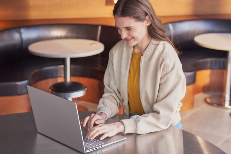 Handal Buat Editing ASUS Vivobook S14 AMD Laptop AI Terbaik 2025 yang Wajib Dimiliki Content Creator Video